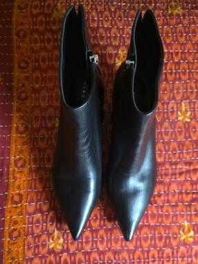 Marc Fisher Black Pointed Toe Leather Ankle Booties